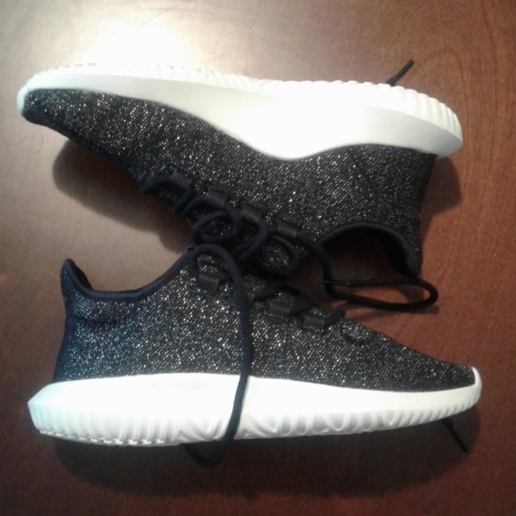 adidas Shoes - Adidas size 8 sneakers